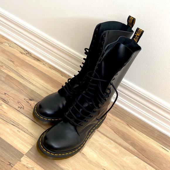 Dr Martens boots - Picture 6 of 7